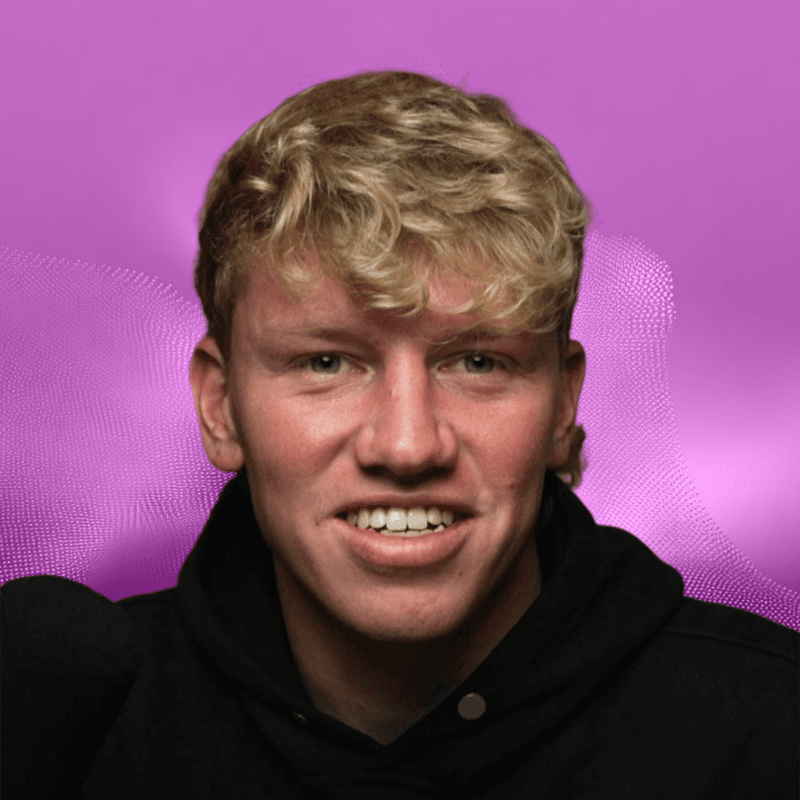 Finn Elliott, Heading co-founder